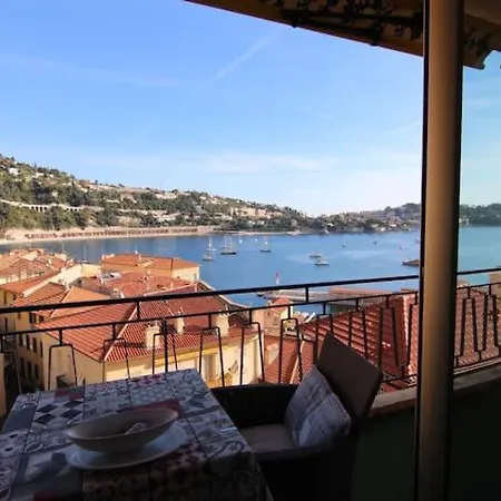 Excellent Location - Sea Views